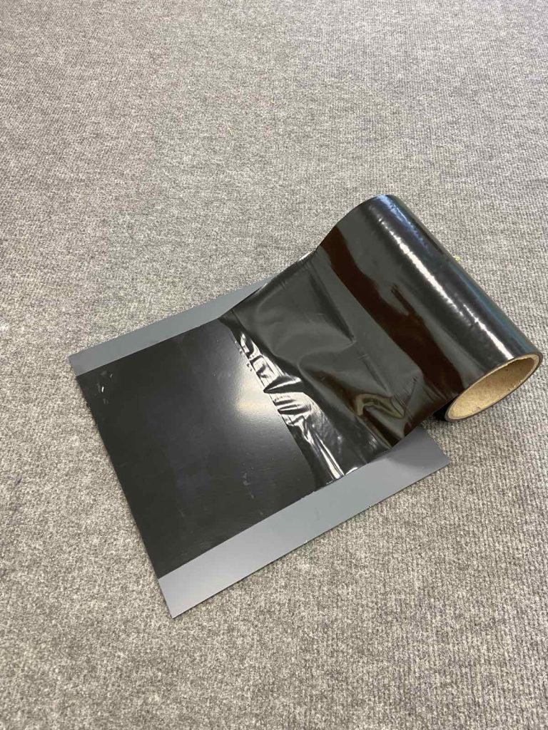 защитная плёнка на зеркале для безопасности