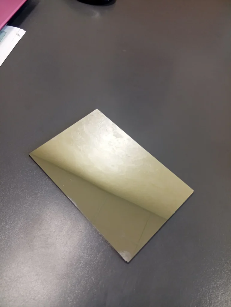 зеркало через которое видно зеркальное стекло