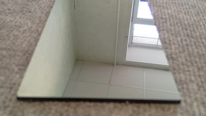 зеркальное стекло