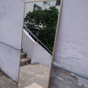зеркало в прихожую в алюминиевой раме